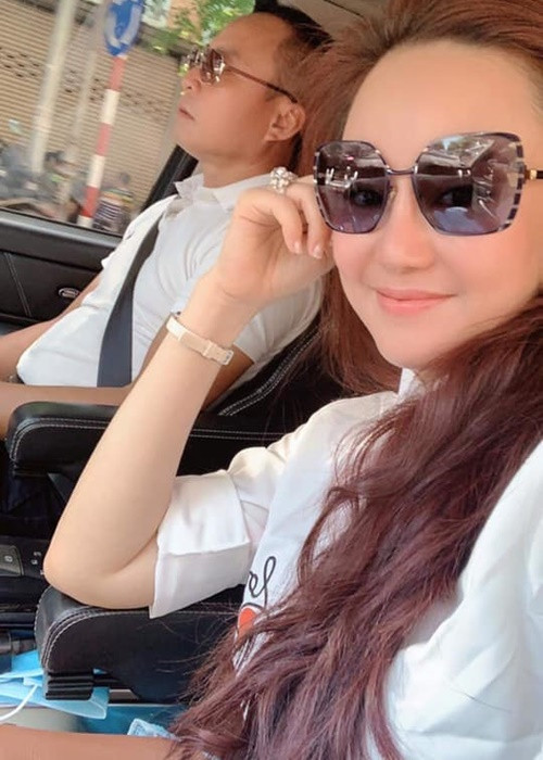 Theo Vy Oanh, ông xã của cô còn sở hữu 1000 tỷ.