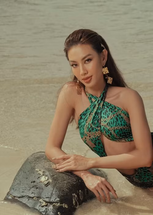  Nguyễn Thúc Thùy Tiên giành chiến thắng giải áo tắm do fan bình chọn tại cuộc thi Miss Grand International 2021 - Hoa hậu Hòa bình Quốc tế 2021. Cô sẽ một buổi chụp ảnh đặc biệt trong trang phục áo tắm. Ảnh: Miss Grand International