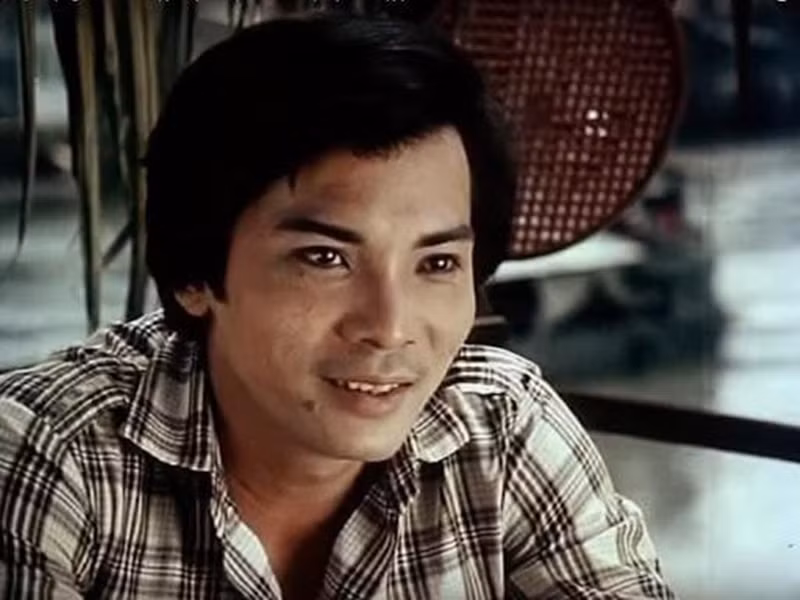 Năm 1991, Thương Tín được Kỷ lục Việt Nam ghi nhận là diễn viên đóng nhiều phim nhất trong năm - 12 phim. Ông cho biết, cát sê đóng phim của ông được trả tương đương với 1 chỉ vàng. Ảnh: Tiền Phong