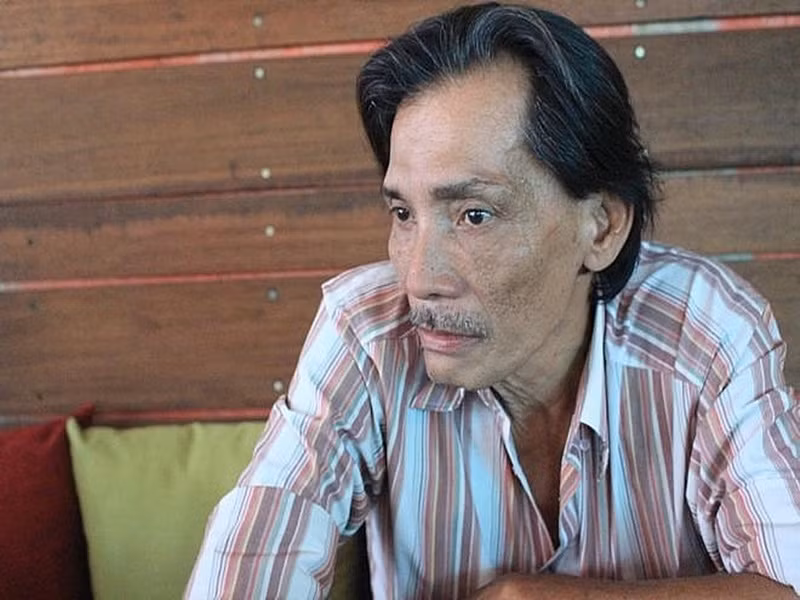 Nam diễn viên tiết lộ, sức khỏe yếu, chân tay đau nhức nhưng không có tiền để đi khám bệnh. Ngoài ra vì áp lực kinh tế, Thương Tín mất ngủ triền miên. Ảnh: Thời đại