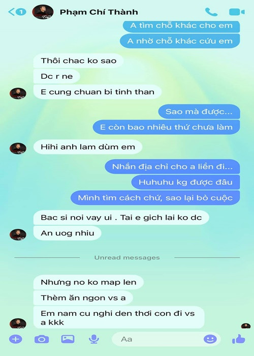 Chí Thành cho biết, anh đã chuẩn bị tinh thần để đón nhận tình huống xấu nhất, mong Trịnh Tú Trung hãy thực hiện thay anh những dự định còn dang dở. Tuy nhiên, trên Giadinhnet, cô Thư - cô ruột của Chí Thành cho hay: "Thành xuất viện về nhà là do tình hình dịch COVID-19 nên bác sĩ cho Thành về nhà điều trị, lấy thuốc uống và một tuần vào tái khám một lần. Những chuyện này đều do gia đình làm việc với bác sĩ nên Thành không biết, cứ nghĩ tiêu cực là không qua khỏi. Hôm qua khi biết tin này, tôi đã giải thích cặn kẽ để Thành hiểu. Tú Trung cũng qua thăm và thấy sức khỏe Thành tốt hơn nên đã nói sẽ gỡ thông tin đó xuống". Ảnh: FB Trịnh Tú Trung