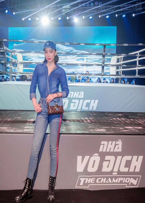 Mới đây, Quỳnh Thư vướng nghi vấn chen chân vào cuộc hôn nhân của vợ chồng Diệp Lâm Anh - Đức Phạm. Sự việc bắt nguồn từ clip Đức Phạm xuất hiện tại nhà riêng của Quỳnh Thư. Sau đó, Đức Phạm chia sẻ trên trang cá nhân việc ly thân Diệp Lâm Anh từ tháng 1/2021 và đang hoàn tất thủ tục ly hôn. Bị nhiều cư dân mạng chỉ trích trước nghi vấn "tiểu tam", Quỳnh Thư vừa lên tiếng. Ảnh FB Quỳnh Thư