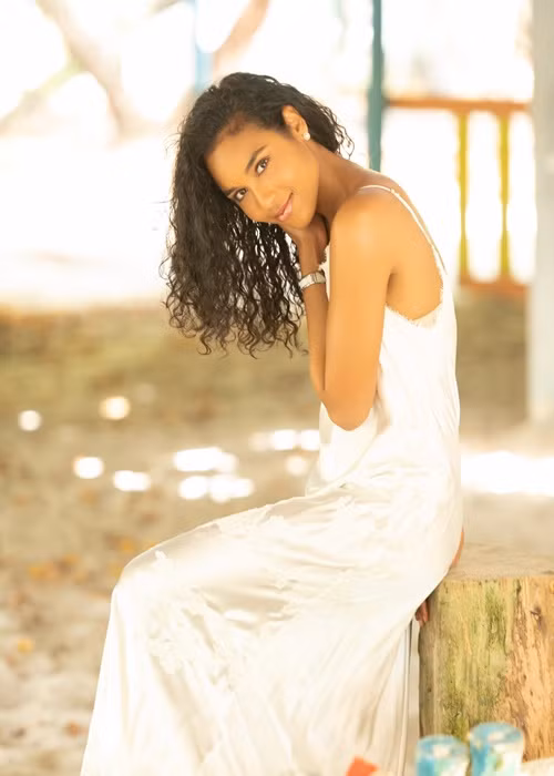 Do mắc COVID-19, đại diện Pháp sẽ phải dừng thi. Trên trang cá nhân, Clemence chia sẻ, khi biết tin mắc bệnh, cô rất buồn và sốc. Điều này thực sự khó khăn với người đẹp. Clemence đã khóc cả ngày. Ảnh: Instagram Clemence Botino