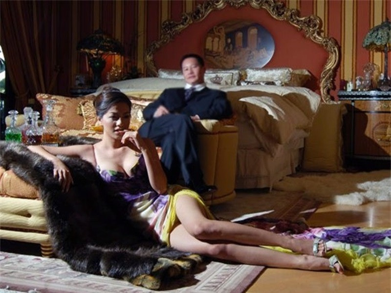 Thùy Dung chỉ lên tiếng khi bị Ngọc Thúy - vợ cũ của đại gia Đức An tố sử dụng nhiều tài sản đang tranh chấp giữa ông An và Ngọc Thúy. Thùy Dung đính chính rằng cô không làm gì sai và đang ở trong căn hộ nhỏ được mua bằng tiền của mình chứ không lợi dụng tài sản của ông Nguyễn Đức An. Ảnh: Zing