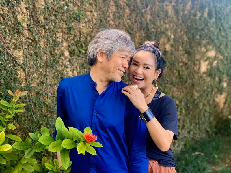 Thanh Lam và bác sĩ Tiến Hùng công khai hẹn hò vào tháng 6 năm ngoái. Từ đó đến nay, chuyện tình của cặp đôi này luôn nhận được sự ủng hộ của khán giả.