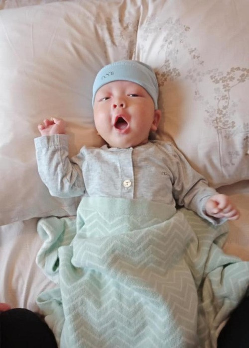 Từ khi kết hôn, Quang Minh và Linh Lê vẫn kín tiếng. Năm 2019, Linh Lê bất ngờ khoe ảnh chụp con trai. Ảnh: FB Linh Lê