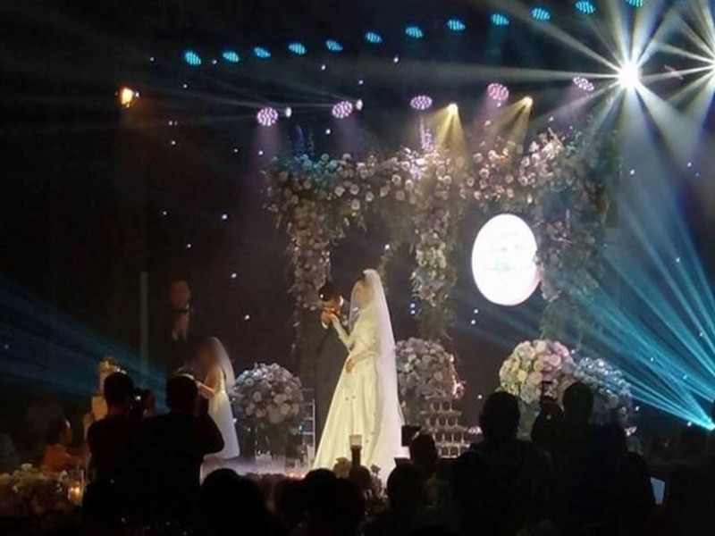 Đám cưới của Quang Minh chỉ có sự tham dự của gia đình, người thân và bạn bè thân thiết. Ảnh: Một thế giới