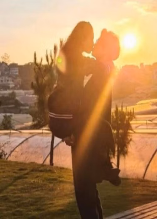 Từ khi gắn bó, cặp đôi "chị em" khiến fan ghen tỵ bởi có nhiều khoảnh khắc lãng mạn bên nhau.