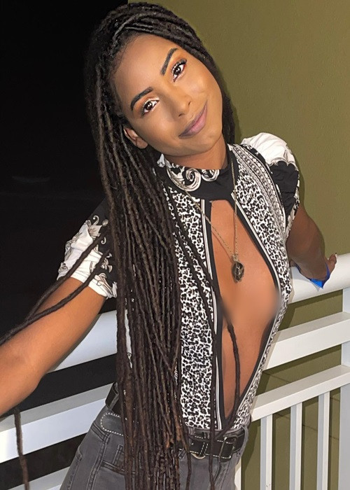 Cô từng đại diện Belize tham gia cuộc thi Miss Caribbean USA 2016. Tại cuộc thi này, cô giành danh hiệu Người đẹp Ăn ảnh và Người đẹp thân thiện.