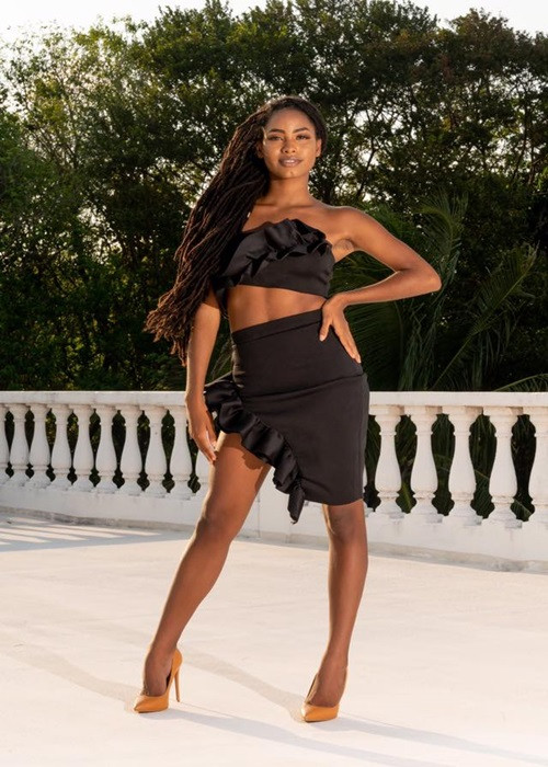 Destiny là người dẫn chương trình truyền hình, người mẫu.