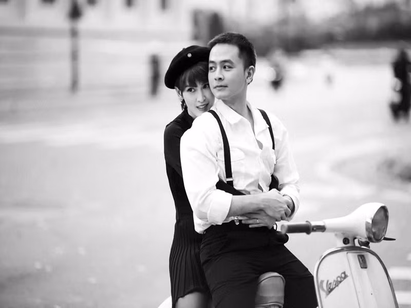 Mới đây, chia sẻ bộ ảnh kỷ niệm 6 năm kết hôn, Văn Anh nhắn nhủ Tú Vi: “6 năm... hay 60 năm nữa thì cũng vậy thôi! Yêu em!”. Ảnh: Tran Hoai An