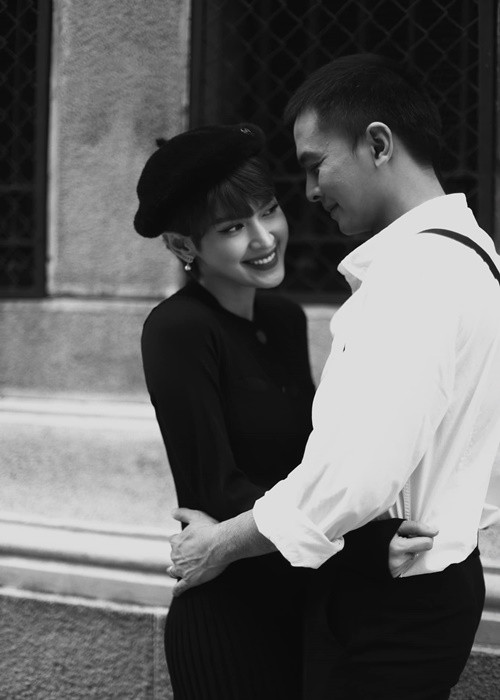 Tú Vi cũng chia sẻ bộ ảnh đồng thời viết: “Kỷ niệm 6 năm ngày trở thành bạn đời, vẫn cùng nhau đi tiếp nhé “bạn” Lê Văn Anh”. Ảnh: Tran Hoai An