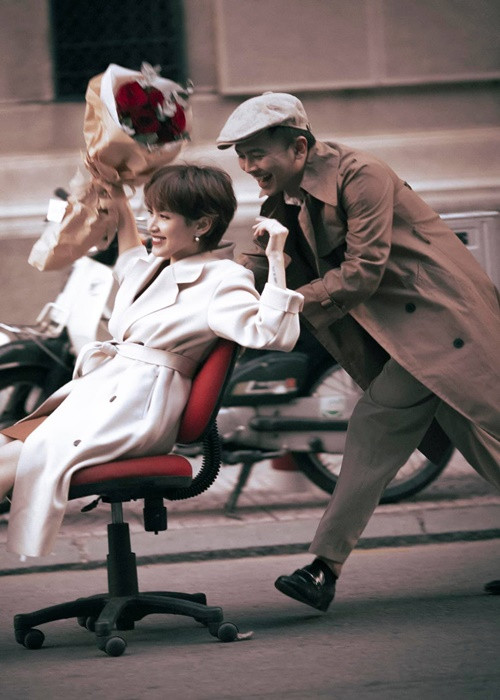 Từ khi gắn bó đến nay, tình cảm của vợ chồng Tú Vi lúc nào cũng mặn nồng, chưa từng xảy ra mâu thuẫn hay cãi vã lớn. Ảnh: Tran Hoai An