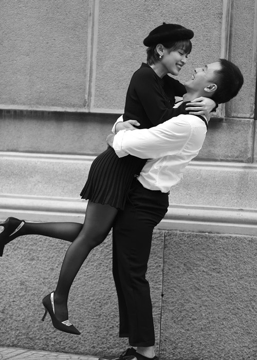 Ở một status khác, Văn Anh viết: “Hạnh phúc không phải là khi mình cảm nhận nó mà lúc cùng nhau vượt qua mọi đau khổ, đó mới là hạnh phúc. Yêu không nên lời”. Ảnh: Tran Hoai An