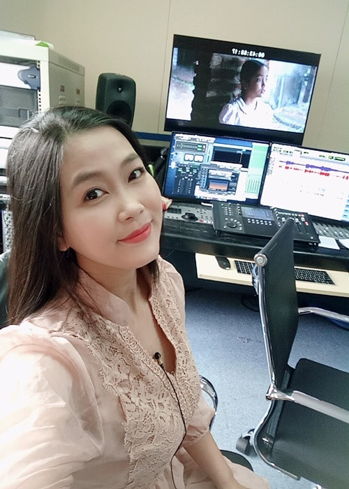 Ngọc Dung lấy chồng bộ đội và sinh con gái đầu lòng.