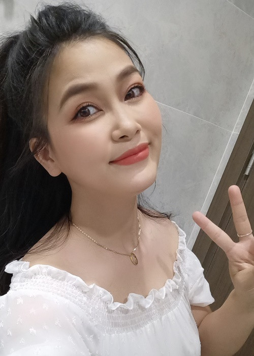 Sau khi xuất hiện trong phim “Thương ngày nắng về”, Ngọc Dung nhận được sự chú ý của không ít khán giả.