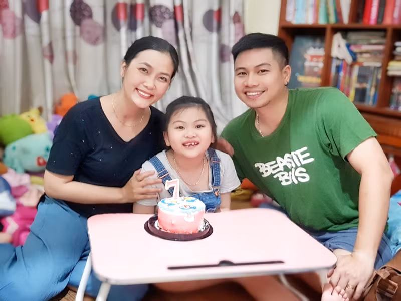 Vợ chồng Ngọc Dung thường xuyên đăng tải hình ảnh bên nhau cũng như tương tác trên mạng xã hội.