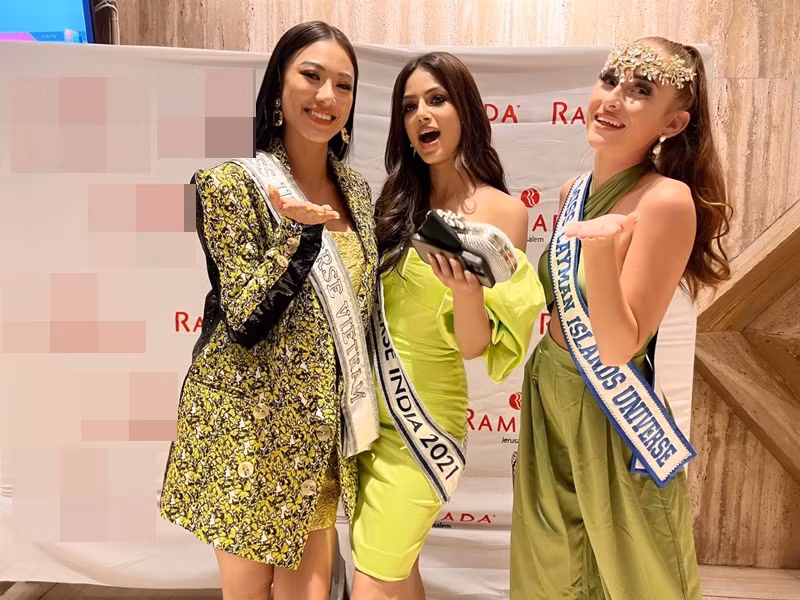 Đại diện Việt Nam Kim Duyên vui vẻ gặp gỡ các thí sinh.