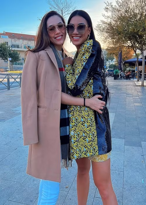 Hoàng My từng sinh sống ở Israel nên có thể hỗ trợ Kim Duyên.