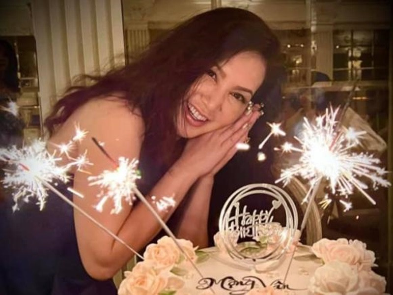 Mộng Vân vẫn giữ được nét đẹp kiêu sa ở tuổi 52. Ảnh: FB Mộng Vân