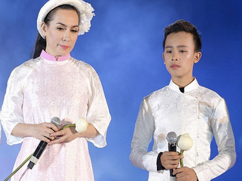 Gia đình đang tổ chức lễ 49 ngày cho Phi Nhung. Đến nay, Hồ Văn Cường chưa có bất kỳ động thái nào. Ảnh: Dân Việt