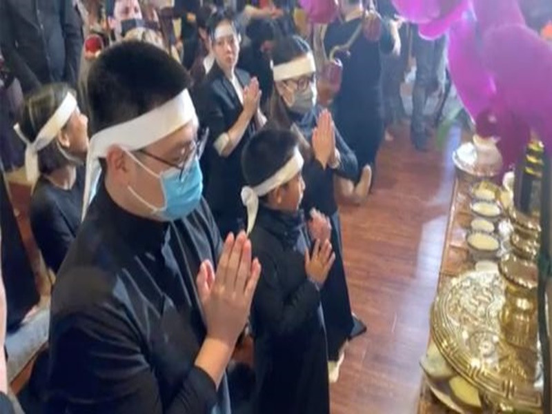 Ở Mỹ, Wendy Phạm - con ruột của Phi Nhung tổ chức lễ 49 ngày cho mẹ. Ảnh: Công lý và xã hội