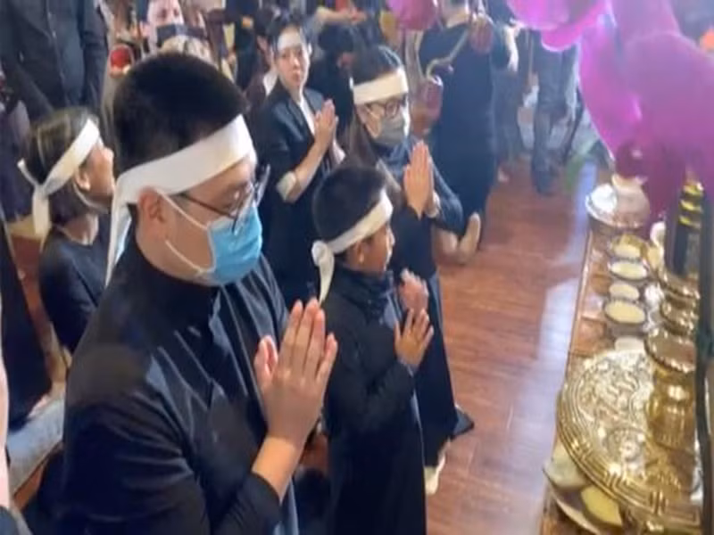 Ở Mỹ, Wendy Phạm - con ruột của Phi Nhung tổ chức lễ 49 ngày cho mẹ. Ảnh: Công lý và xã hội