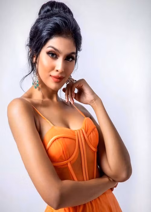 Sắp tới, Lishalliny cùng các thí sinh trải qua phần thi quốc phục (ngày 30/11), bán kết (ngày 2/12) và chung kết (ngày 4/12).