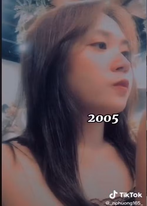 Ái nữ nhà Phương Thanh bắt đầu biết làm đẹp giống như nhiều bạn bè cùng trang lứa. Ảnh chụp màn hình