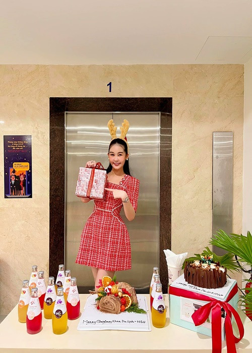 Hoa hậu Ngân Anh thường xuyên mặc đồ hiệu khi đi dạy. Ảnh: FB Ngân Anh