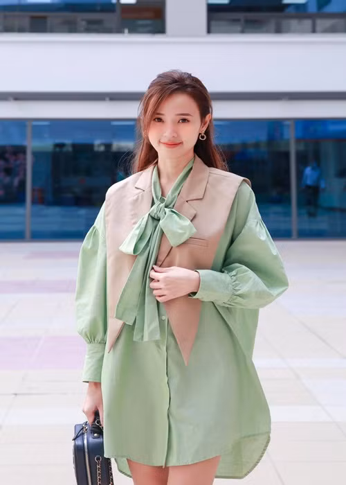 Midu thích được các sinh viên gọi là cô và xưng em. Ảnh: FB Midu