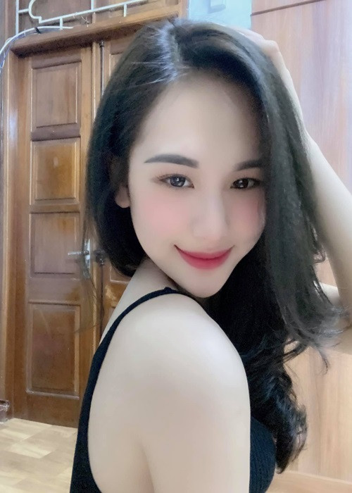 Bạn gái của Vũ Duy Khánh sở hữu gương mặt thanh tú, vóc dáng thanh mảnh. Ảnh: FB Phương Anh