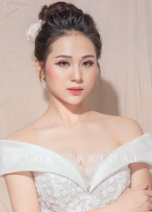 Phương Anh khoe nhan sắc hút hồn khi diện váy cưới. Ảnh: FB Phương Anh