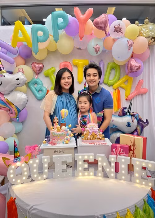 Nữ diễn viên phim “Thiên mệnh anh hùng” kết hôn năm 2016. Sau khi lập gia đình, cô hạn chế tham gia hoạt động nghệ thuật để tập trung chăm lo cho tổ ấm nhỏ của mình cũng như công việc kinh doanh.