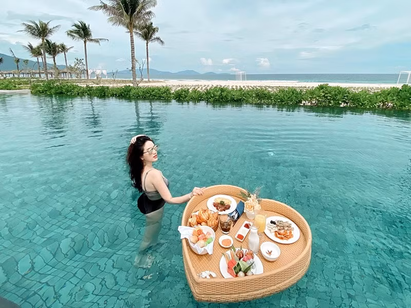 Bảo Thy từng du lịch trong suốt 3 tháng tại Mỹ, Hàn Quốc, Thái Lan, Singapore.