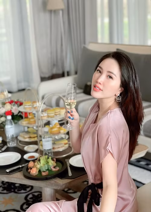 Cuộc sống hiện tại của Bảo Thy như bà hoàng khiến nhiều người phải ghen tỵ.
