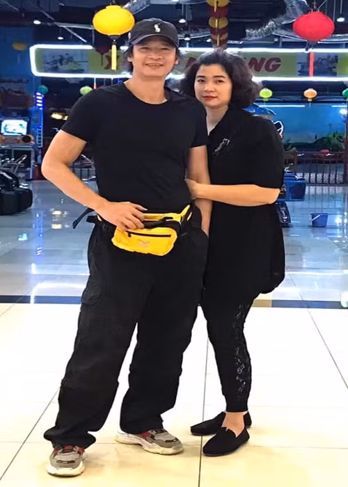 Sau khi lập gia đình, vợ chồng Võ Hoài Nam dừng hoạt động nghệ thuật. Cả hai làm chủ một quán ăn. Mọi việc ở quán do Lan Anh đảm trách. Mãi đến năm 2021, Võ Hoài Nam đóng phim trở lại sau 16 năm vắng bóng.