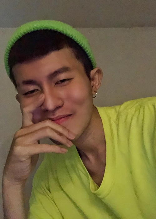 Bà Lan - thím ruột của Chí Thành chia sẻ trên Vietnamnet, nam ca sĩ mồ côi bố mẹ nên sống cùng bà nội. Sau này, Chí Thành dọn ra riêng để tiện việc sinh hoạt và theo đuổi đam mê ca hát. Ảnh: FB Chí Thành