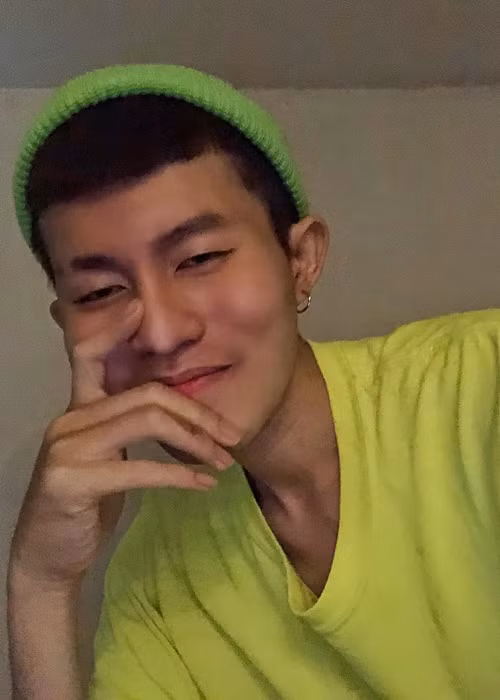 Bà Lan - thím ruột của Chí Thành chia sẻ trên Vietnamnet, nam ca sĩ mồ côi bố mẹ nên sống cùng bà nội. Sau này, Chí Thành dọn ra riêng để tiện việc sinh hoạt và theo đuổi đam mê ca hát. Ảnh: FB Chí Thành