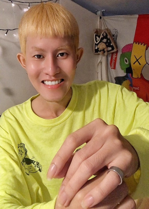 Chí Thành chia sẻ hình ảnh lạc quan chống chọi với bệnh tật. Ảnh: FB Chí Thành