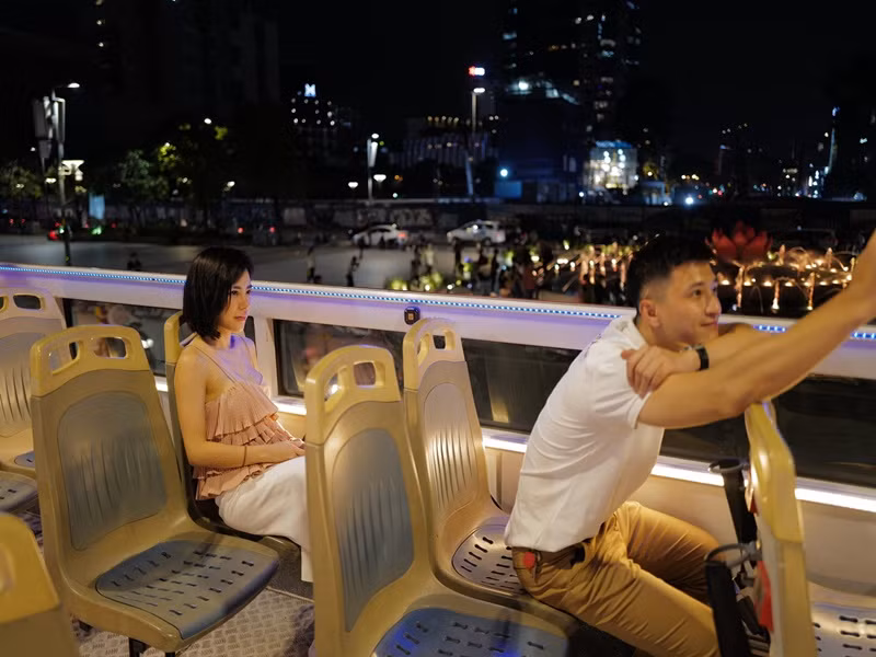 Nữ MC bênh vực bạn trai khi anh vướng lùm xùm.