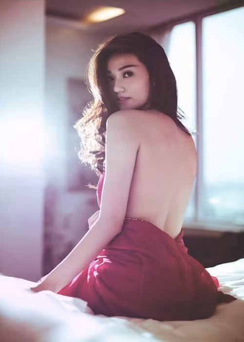  Khánh My là một trong những mỹ nhân Việt sở hữu tấm lưng đáng mơ ước. Ảnh: FB Khánh My