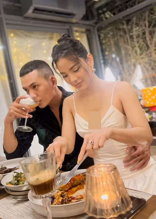 Phương Trinh Jolie có mối quan hệ thân thiết với gia đình của Lý Bình.