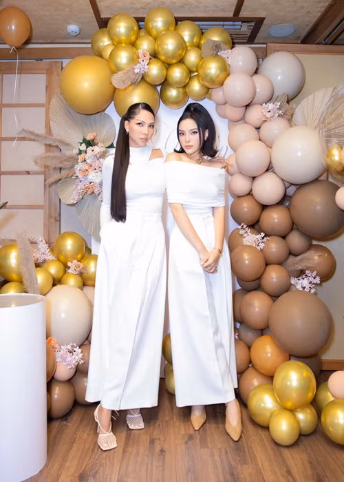 Về phong cách ăn mặc, mỗi khi xuất hiện bên nhau, Minh Triệu và Kỳ Duyên lựa chọn trang phục đồng điệu. Ảnh: FB Kỳ Duyên - Minh Triệu