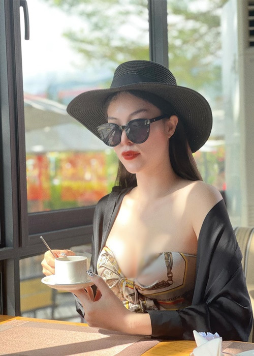 Đời tư của Hương Ly đến nay không có bất kì điều tiếng nào.