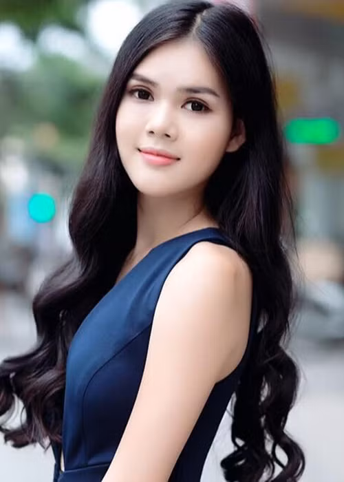 Trước khi đến với Liễu Quang Vinh, Ngọc Trinh yêu cầu thủ Lê Thành Phong và cũng tố bị "cắm sừng". Ảnh: FB Lê Ngọc Trinh