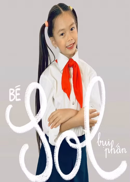 Con gái của Đoan Trang thể hiện ca khúc “Bụi phấn”.