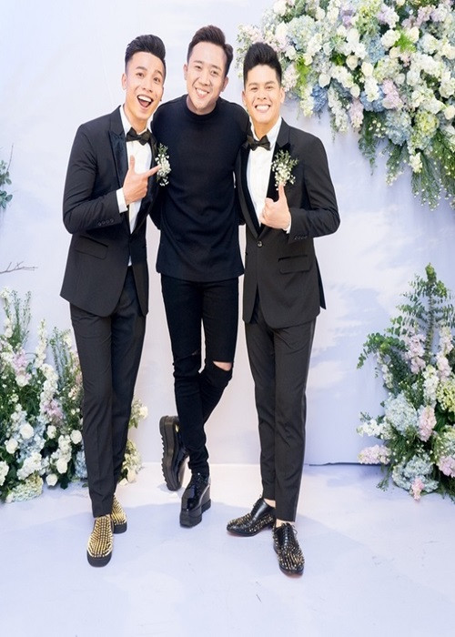 Trước hôn lễ, cặp đôi hoàn thành thủ tục kết hôn tại Canada vào cuối năm 2017. Ảnh: Vietnamnet