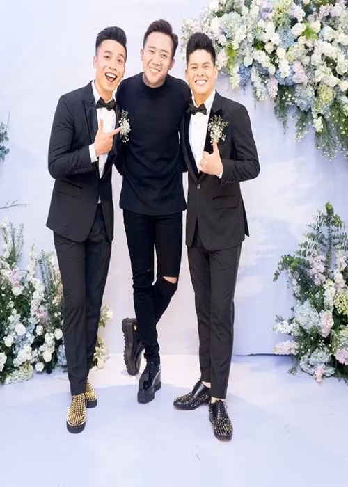 Trước hôn lễ, cặp đôi hoàn thành thủ tục kết hôn tại Canada vào cuối năm 2017. Ảnh: Vietnamnet