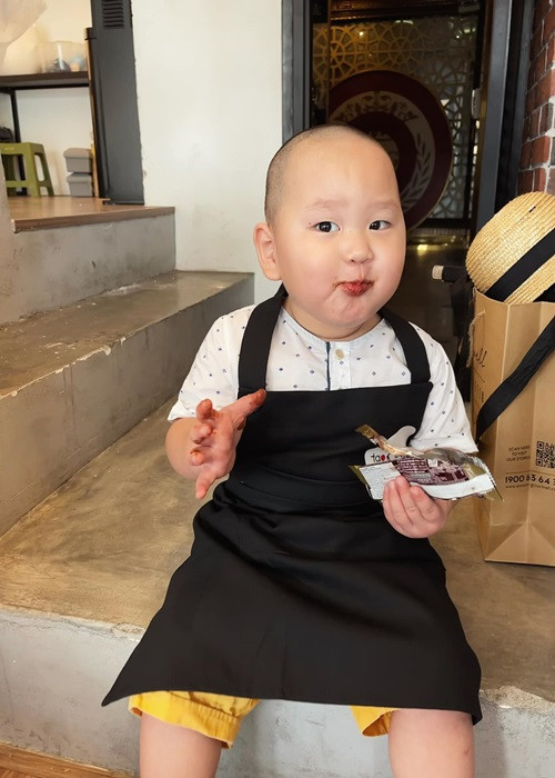 Trà My thường xuyên đăng tải khoảnh khắc đáng yêu của bé Hayden.